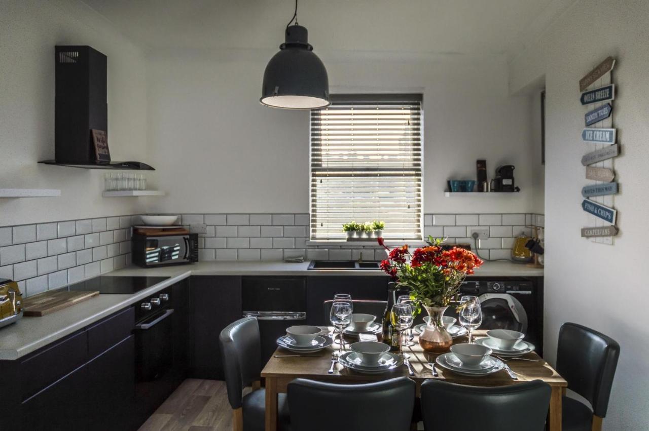 Ivydene - 3 Bedroom Holiday Home - Tenby Dış mekan fotoğraf