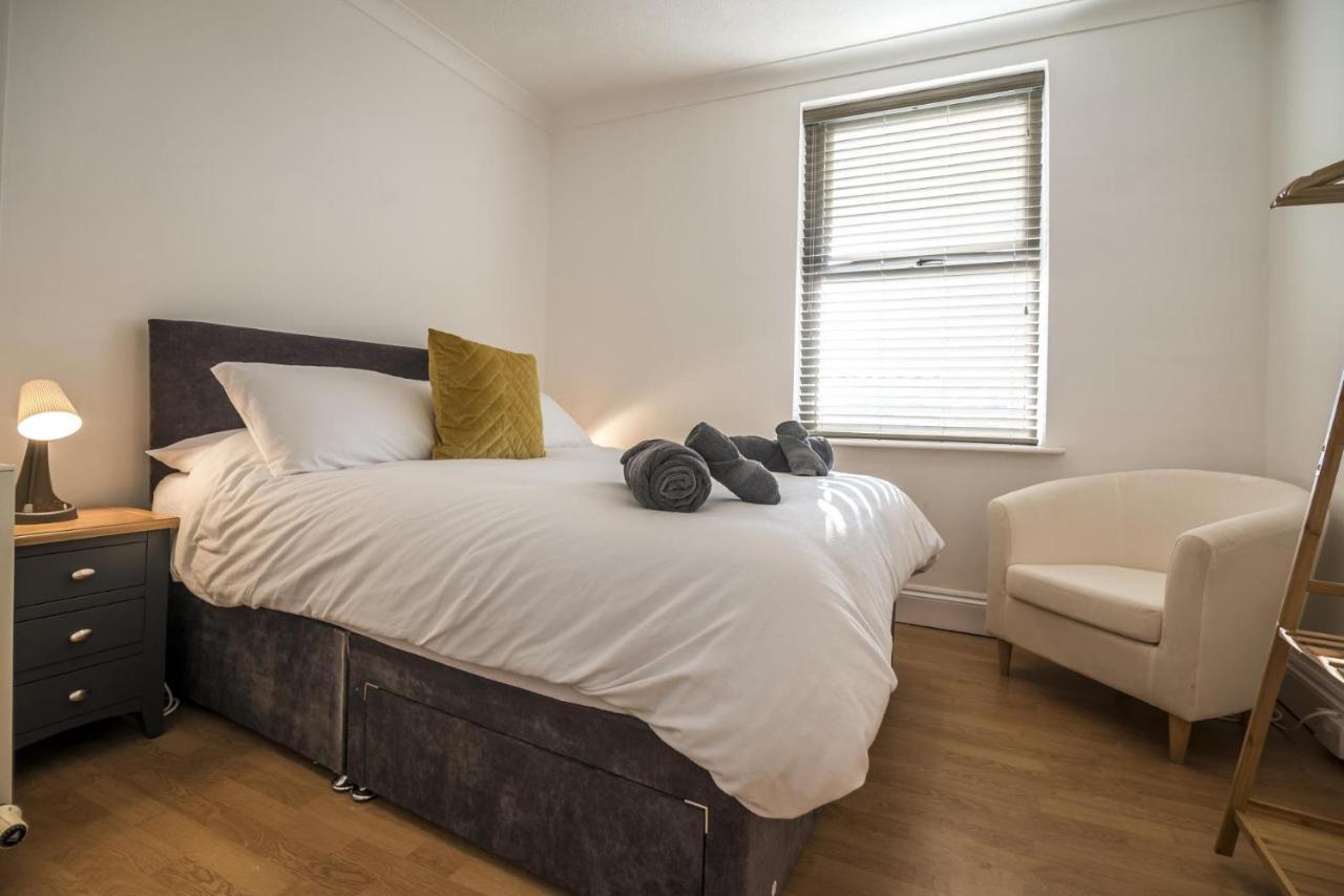 Ivydene - 3 Bedroom Holiday Home - Tenby Dış mekan fotoğraf