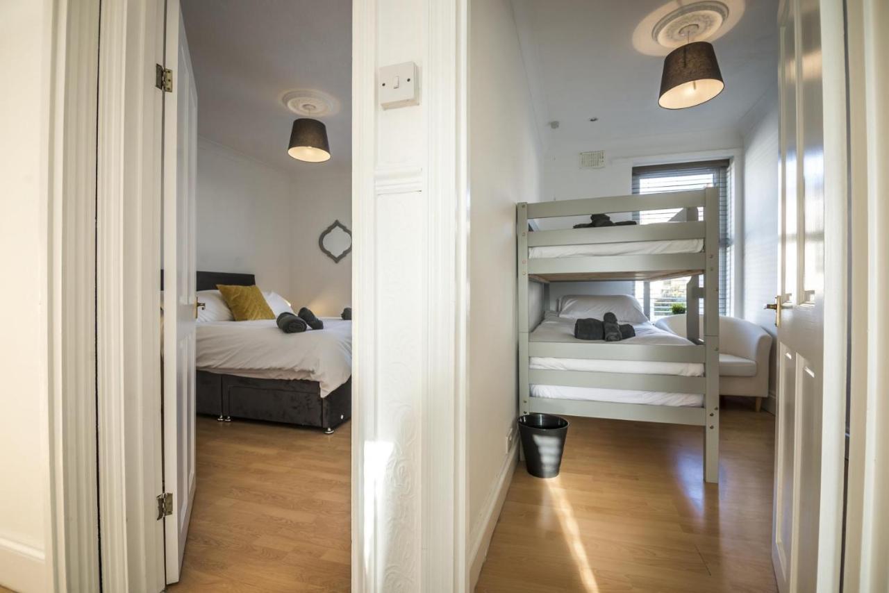 Ivydene - 3 Bedroom Holiday Home - Tenby Dış mekan fotoğraf